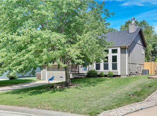 5615 Brownridge St, Shawnee, KS 66218