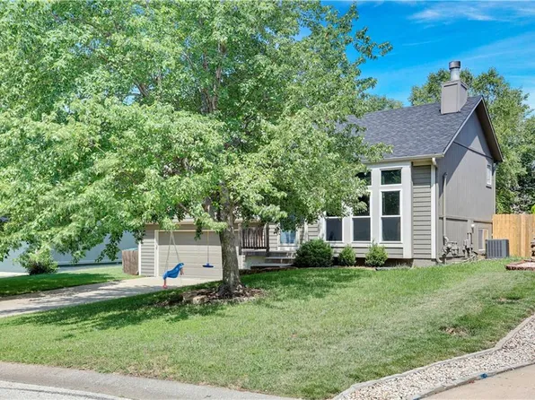 5615 Brownridge St, Shawnee, KS 66218