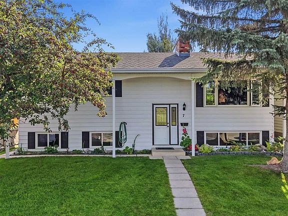 2nd image of 7 W Halman Cres