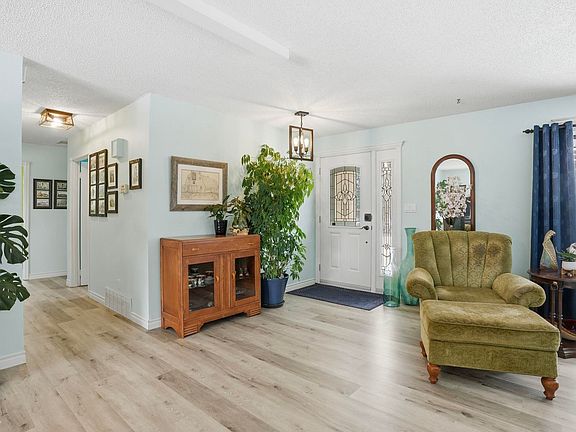 3rd image of 1551 Ellerslie Rd SW