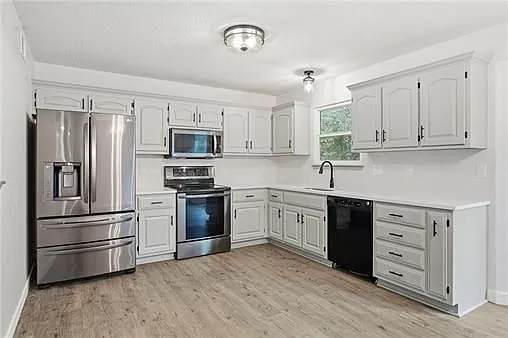 2521 NW Richard Dr — Photo 12