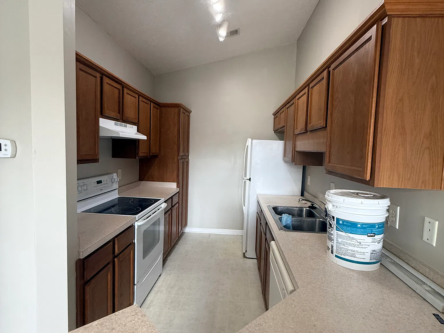3 bed, 1150 sqft, $1,750 — Photo 2