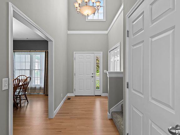 5th image of 3600 Hoylake Dr
