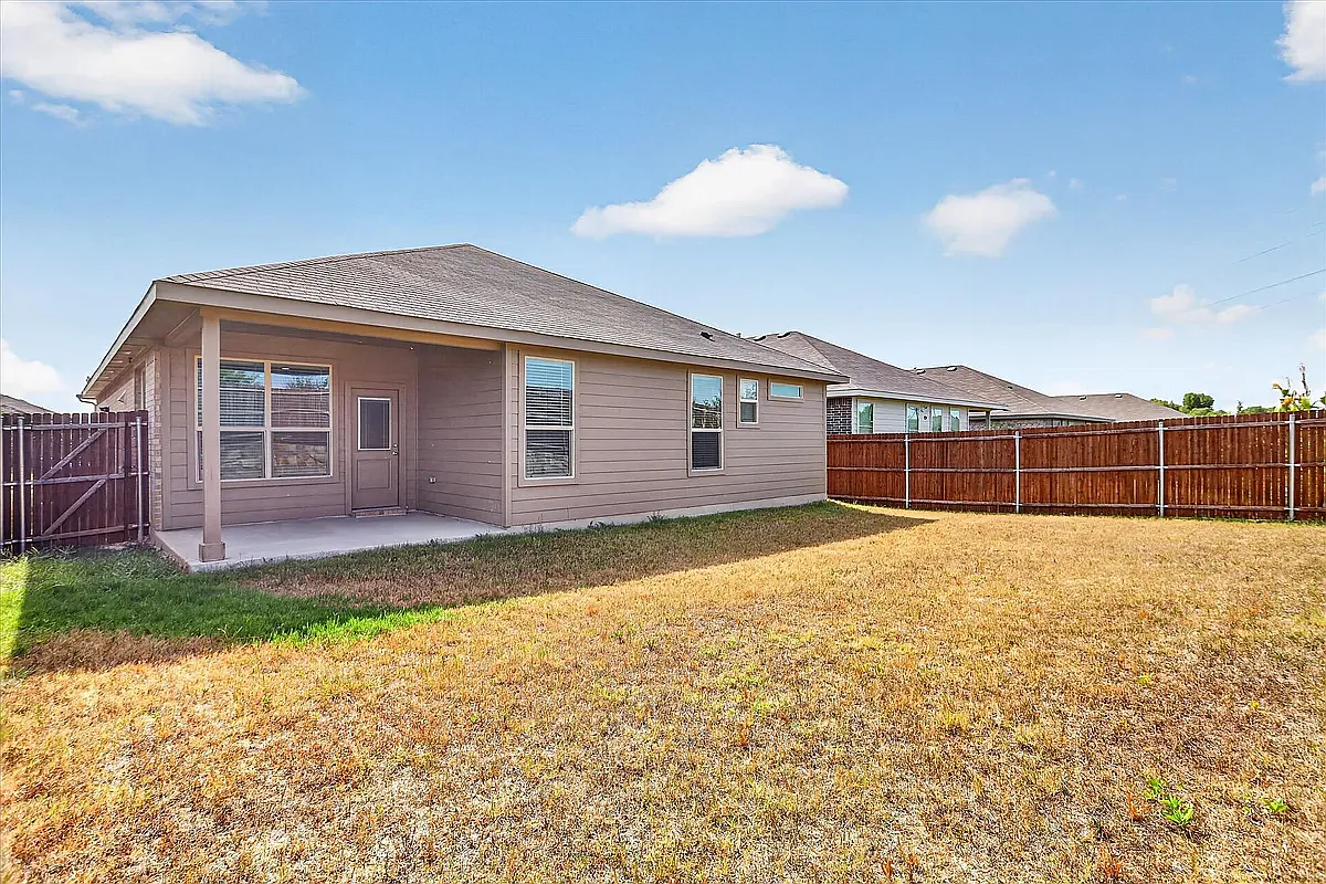 8613 Wildwest Dr — Photo 2