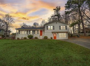 1227 Pine Creek Dr, Woodstock, GA 30188