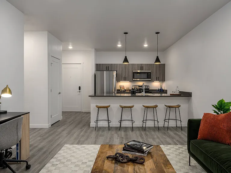 Crosshatch Apartments — Photo 7