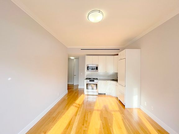 5th image of 252 W 76th St APT 3D
