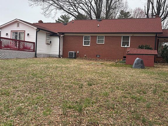 3rd image of 137 Foursquare Rd