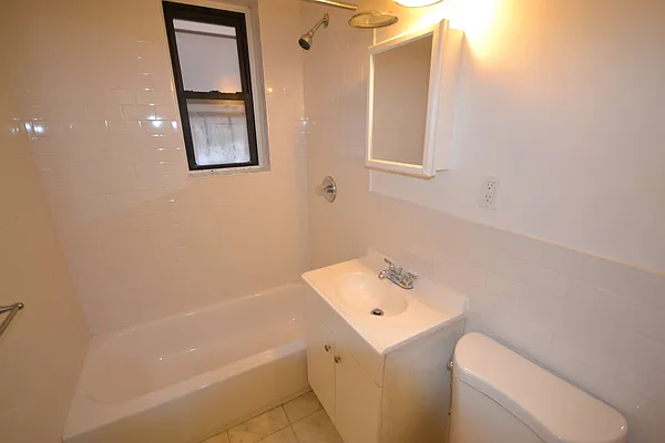 Rented by Silverstein Collection LLC  | media 7