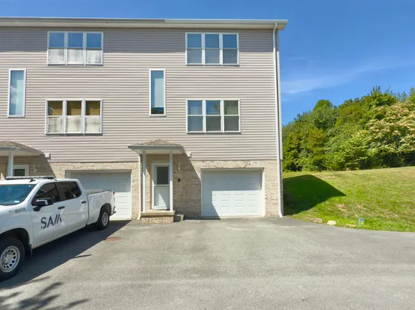 2001 Pierpont Hts, Morgantown, WV 26508