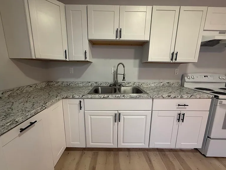 43 Central St #G3 — Photo 9