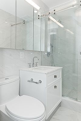 5th image of 305 E 86th St #21F