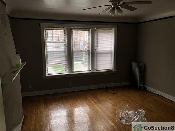 5th image of 11133 S Longwood Dr APT 1