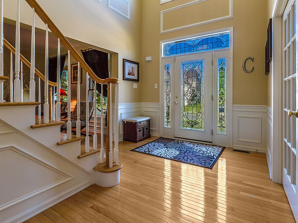 2nd image of 409 W Country Club Dr