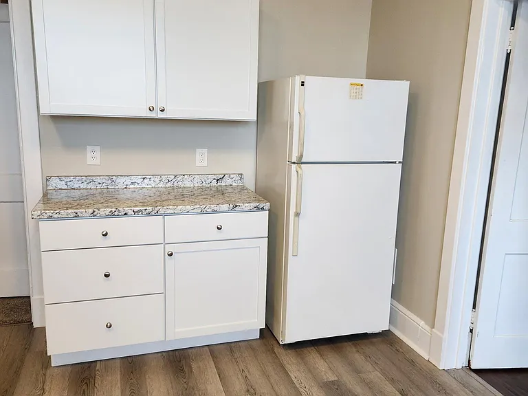 47 E Main St #B — Photo 4