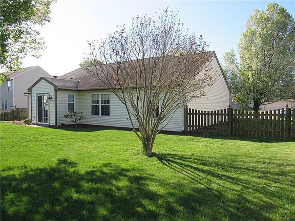3rd image of 7176 Village Oaks Dr