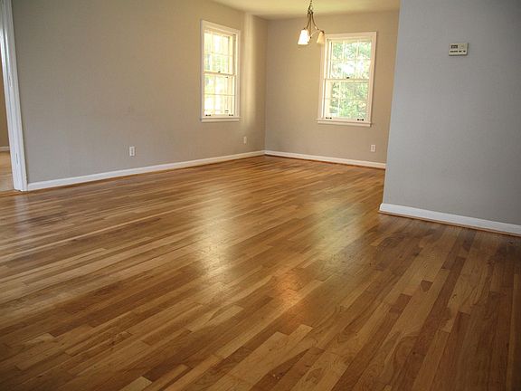 Living / Dining area with no furniture.