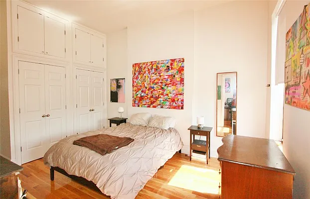 Rented by R New York | media 33