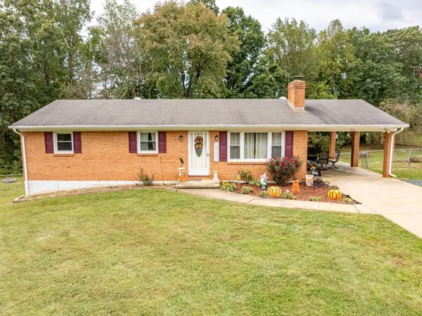 210 Eastview Dr, Madison Heights, VA 24572