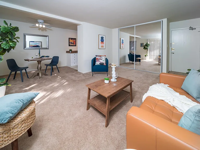 Jackson Lake Apartments — Photo 17