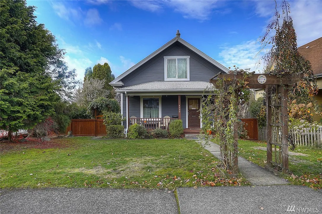 4530 S L St photo 1