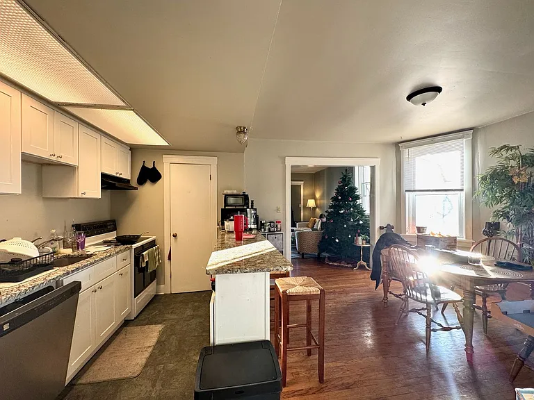 Nixon St. Apartments — Photo 41