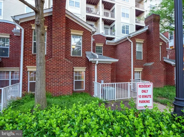 1625 International Dr Unit Th5, McLean, VA 22102