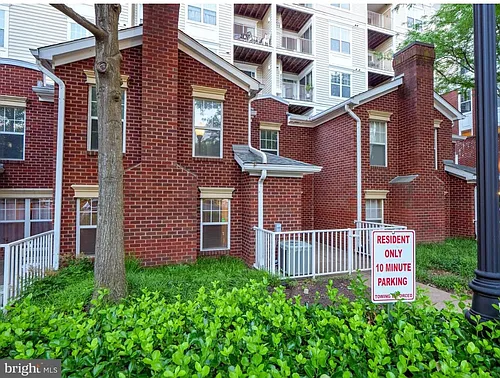 1625 International Dr #Townhouse 5 Photo 1