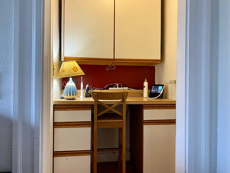 120 Riverway #8 — Photo 7
