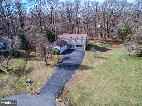 2nd image of 7 Lennox Dr