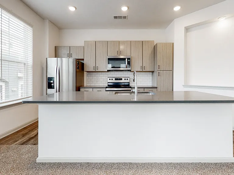 Thrive Luxury Apartments — Photo 100