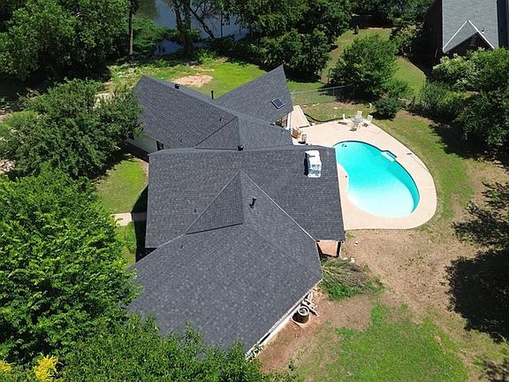 3rd image of 1704 Dartmouth Ct