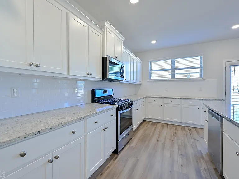 303 Eleanora Xing — Photo 19