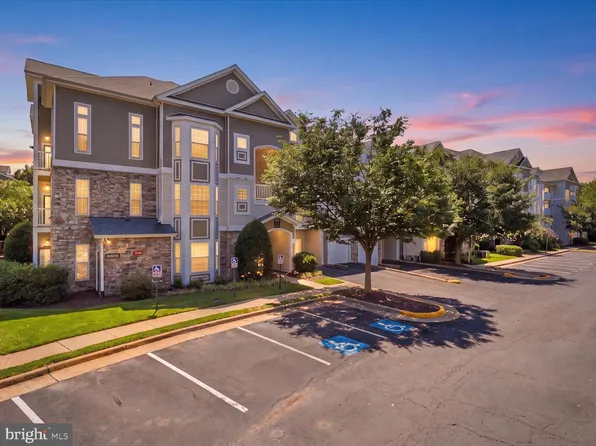 504 Sunset View Ter SE Unit 301, Leesburg, VA 20175
