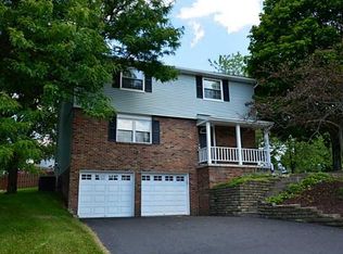 99 Macnab Dr, Coraopolis, PA 15108