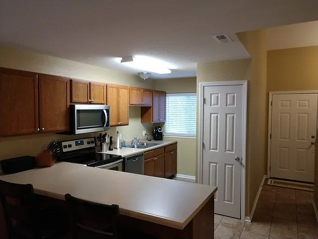 1200 Christy Dr — Photo 2