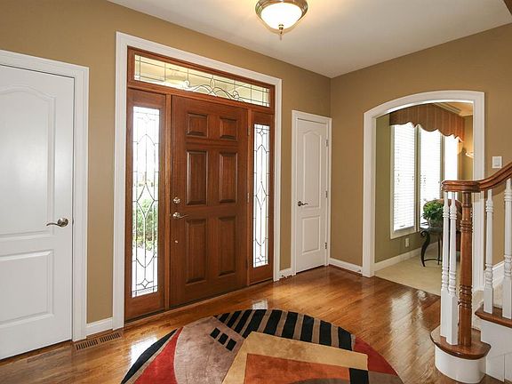 3rd image of 6607 Stableford Dr