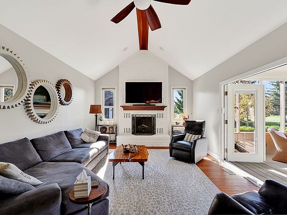 2nd image of 1426 Stonemill Cir S