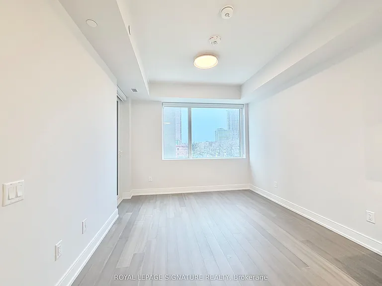 664 Spadina Ave #406 — Photo 4