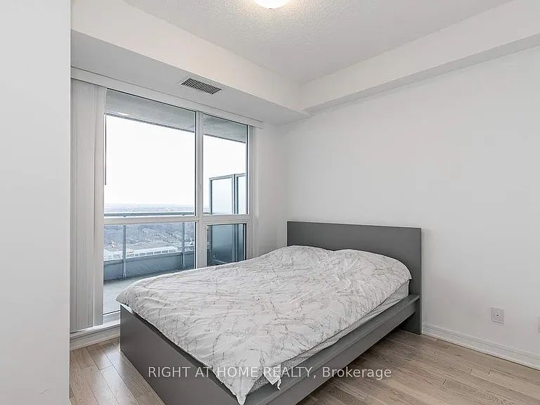 9201 Yonge St E #2213 — Photo 7