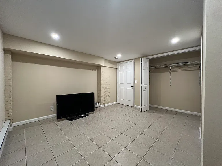 1427 W St NW #B — Photo 8