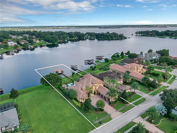 2nd image of 912 Johns Point Dr