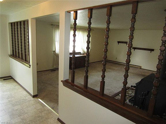 2nd image of 120 Valley Forge Cir