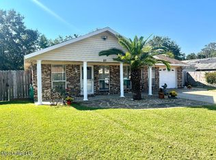 27 Pembrook Cir, Gulfport, MS 39503