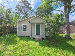 909 N Lake Ave, Eagle Lake, TX 77434
