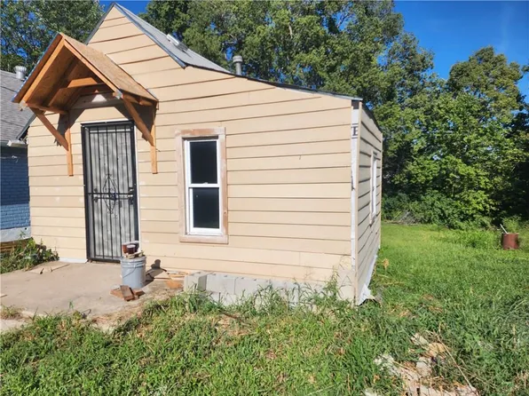 819 Ewing Ave, Kansas City, MO 64125