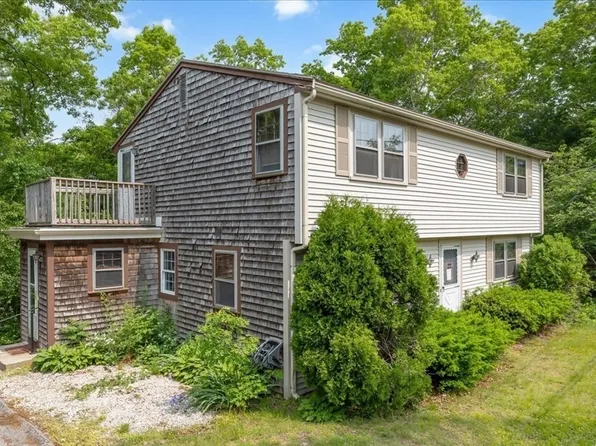 22 Grandview Dr, Plymouth, MA 02360