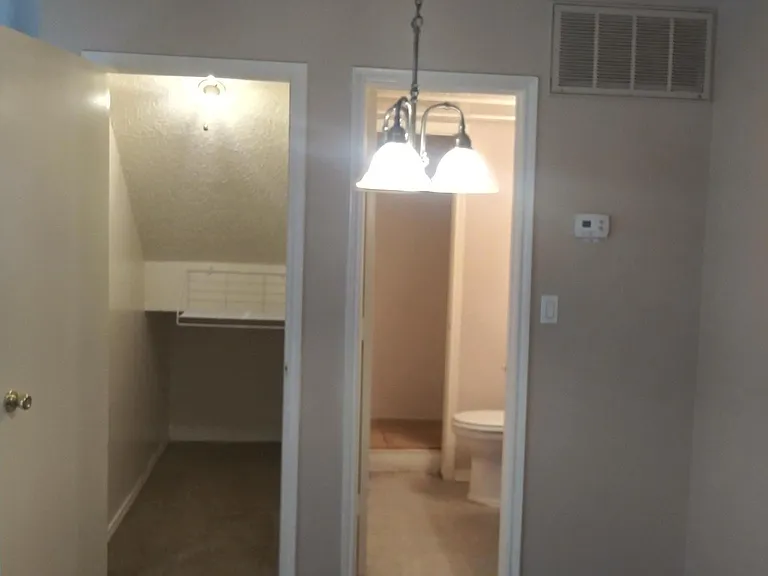 1413 Meadowood Village Dr — Photo 6
