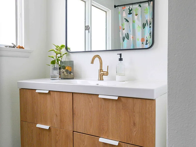 Bathroom 1 - Full