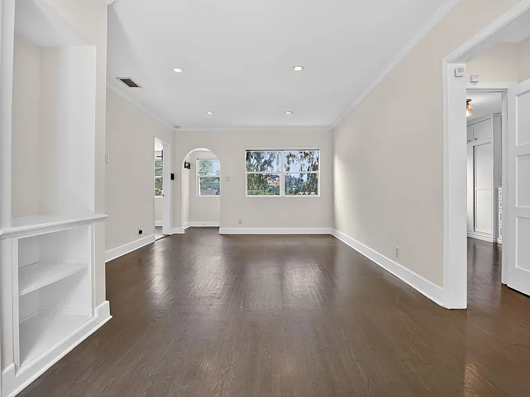 408 Kendall Ave — Photo 8